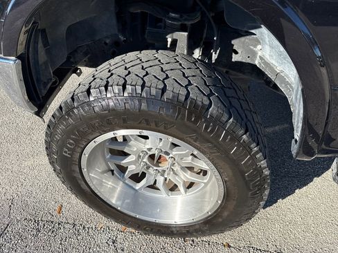 Used 2019 Ford F150 Lariat image 11