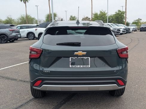 Used 2025 Chevrolet Trax LT FWD image 5