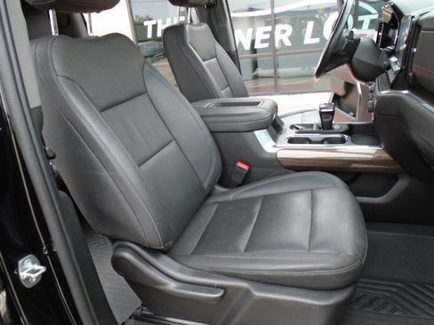 Used 2022 Chevrolet Silverado 1500 RST AWD/4WD image 12