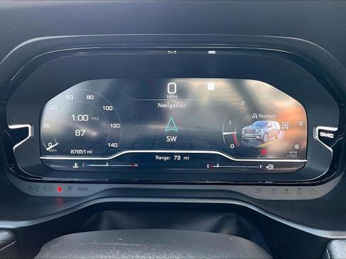 Used 2022 GMC Yukon XL Denali w/ Advanced Technology Package image 12