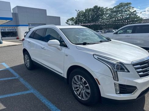 Used 2019 Cadillac XT5 Luxury AWD/4WD image 2