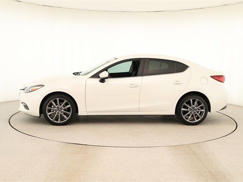 Used 2018 MAZDA MAZDA3 Touring image 2