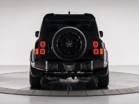 New 2025 Land Rover Defender 110 X-Dynamic SE AWD/4WD image 4