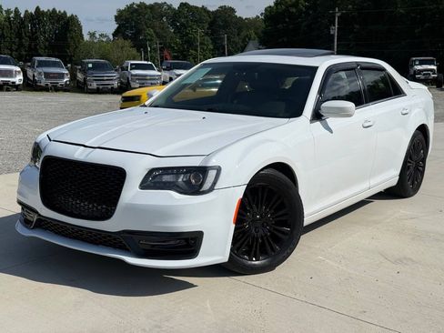 Used 2014 Chrysler 300 AWD w/ Driver Convenience Group image 3