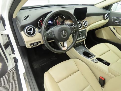 Used 2018 Mercedes-Benz GLA 250 image 9