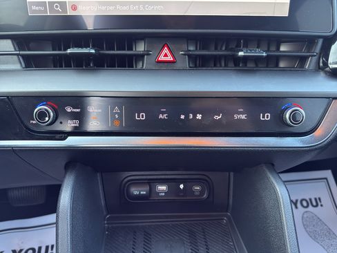 Used 2025 Kia Sportage EX FWD image 24