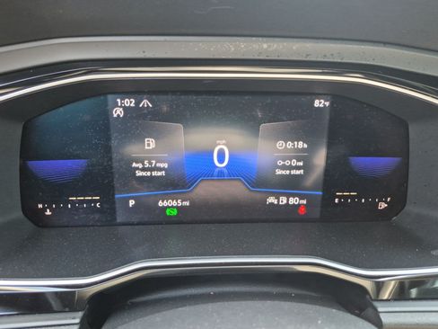 Used 2022 Volkswagen Jetta SE w/ Panoramic Sunroof Package FWD image 21