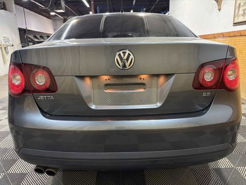 Used 2010 Volkswagen Jetta Limited Edition image 4