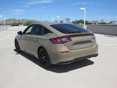 Used 2025 Honda Civic Sport image 6