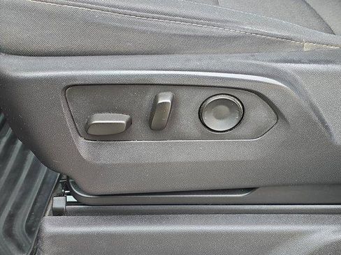 Used 2025 Chevrolet Silverado 1500 Custom Trail Boss w/ LPO, Dark Essentials Package image 19