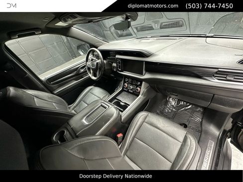 Used 2022 GMC Yukon XL Denali w/ Advanced Technology Package image 19