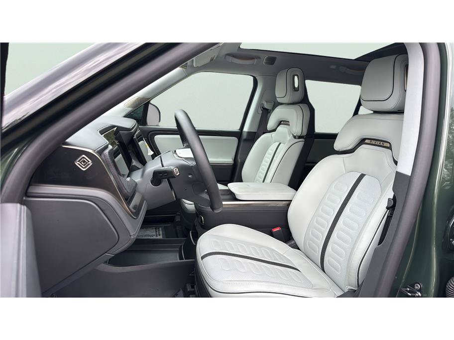Used 2025 Rivian R1S Adventure Dual AWD/4WD image 11