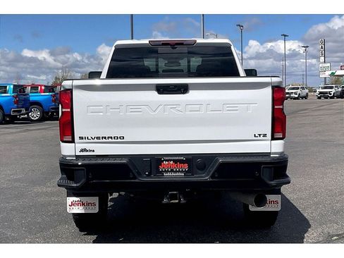 Used 2025 Chevrolet Silverado 3500 LTZ w/ Trail Boss Package image 4