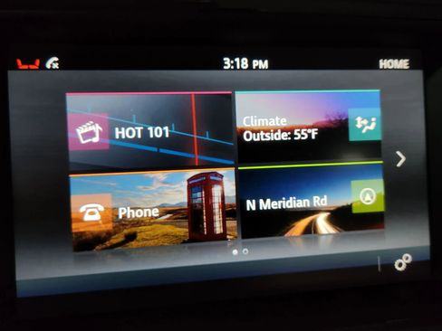 Used 2017 Jaguar F-PACE Premium image 32