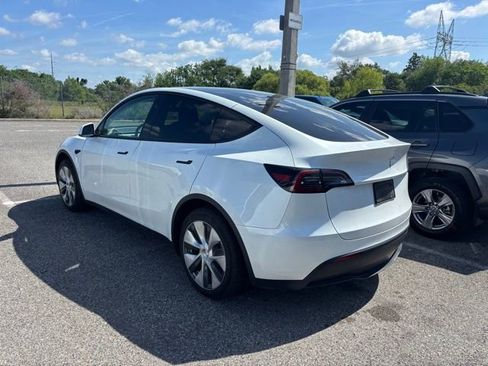 Used 2024 Tesla Model Y 2WD image 9
