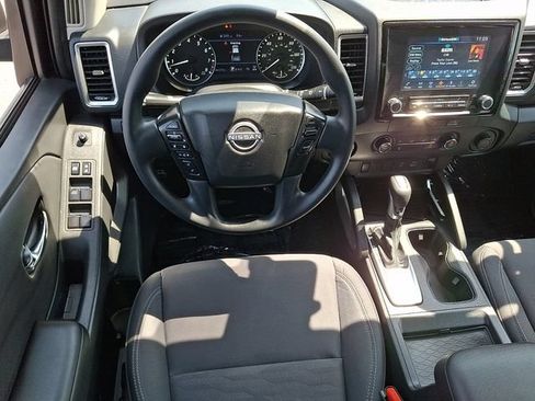 Used 2024 Nissan Frontier SV w/ Tow Package AWD/4WD image 12
