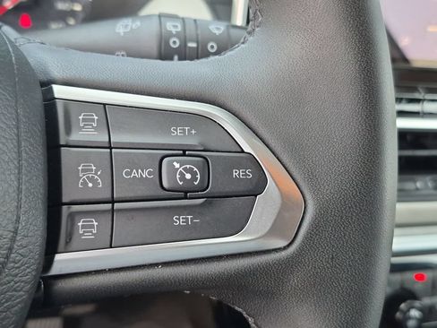 Used 2025 Jeep Compass Limited AWD/4WD image 22