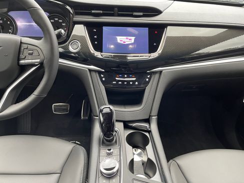 New 2025 Cadillac XT6 Sport w/ Technology Package image 11