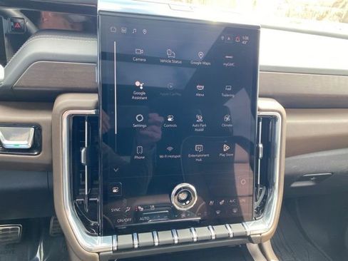 Used 2025 GMC Yukon Denali Ultimate w/ LPO, Floor Liner Package image 23