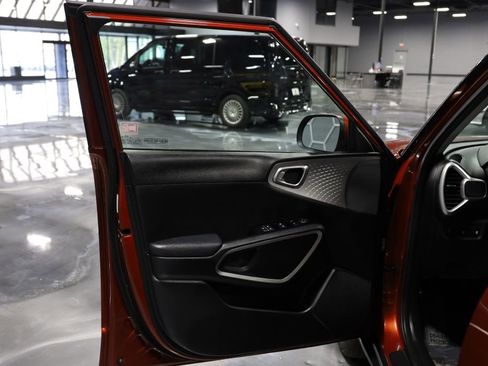 Used 2021 Kia Soul LX FWD image 10