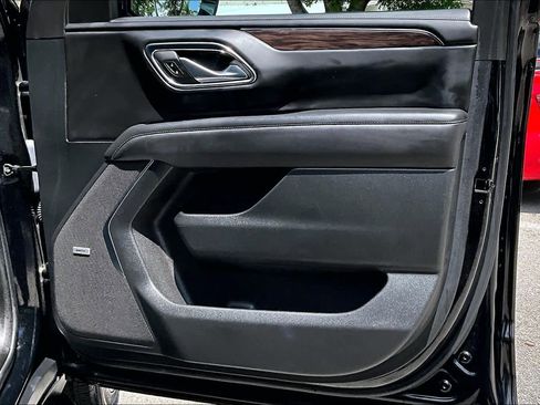 Used 2024 Chevrolet Suburban LT image 26