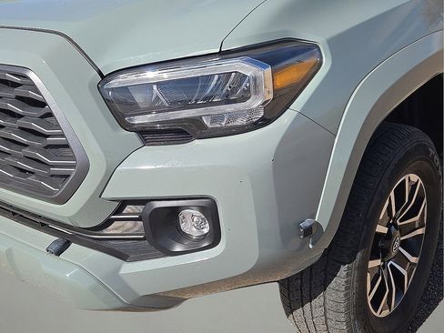 Used 2023 Toyota Tacoma TRD Sport image 9