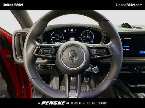 Used 2025 Porsche Cayenne Turbo image 6