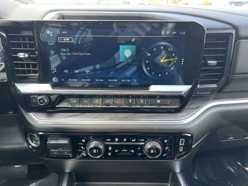 Used 2022 Chevrolet Silverado 1500 LTZ image 18