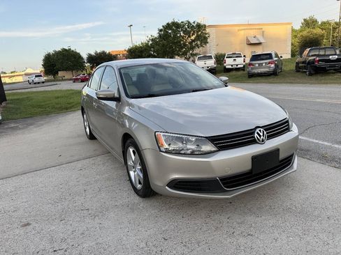 Used 2014 Volkswagen Jetta TDI FWD image 4