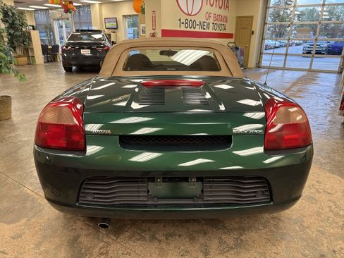 Used 2002 Toyota MR2 image 9