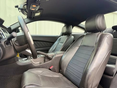 Used 2013 Ford Mustang Premium RWD image 15