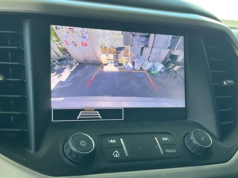 Used 2020 GMC Acadia SLE FWD image 22