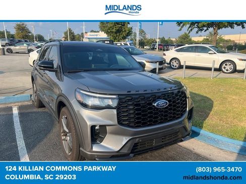 Used 2026 Ford Explorer ST-Line w/ ST-Line Street Pack AWD/4WD image 2