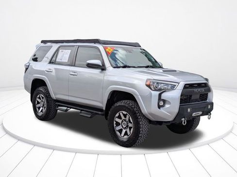 Used 2022 Toyota 4Runner TRD Off-Road AWD/4WD image 2