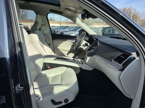 Used 2024 Volvo XC90 T8 Plus image 12
