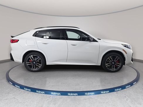 New 2026 BMW X2 xDrive28i w/ Technology Package AWD/4WD image 4