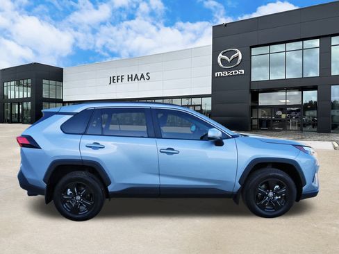 Used 2025 Toyota RAV4 XLE image 5