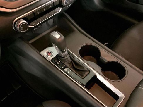 Used 2025 Nissan Altima 2.5 SV image 17