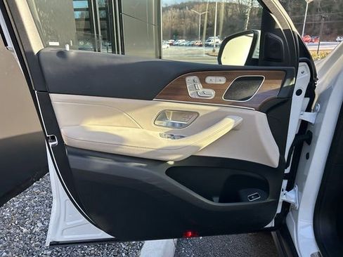 Used 2025 Mercedes-Benz GLE 350 4MATIC image 9