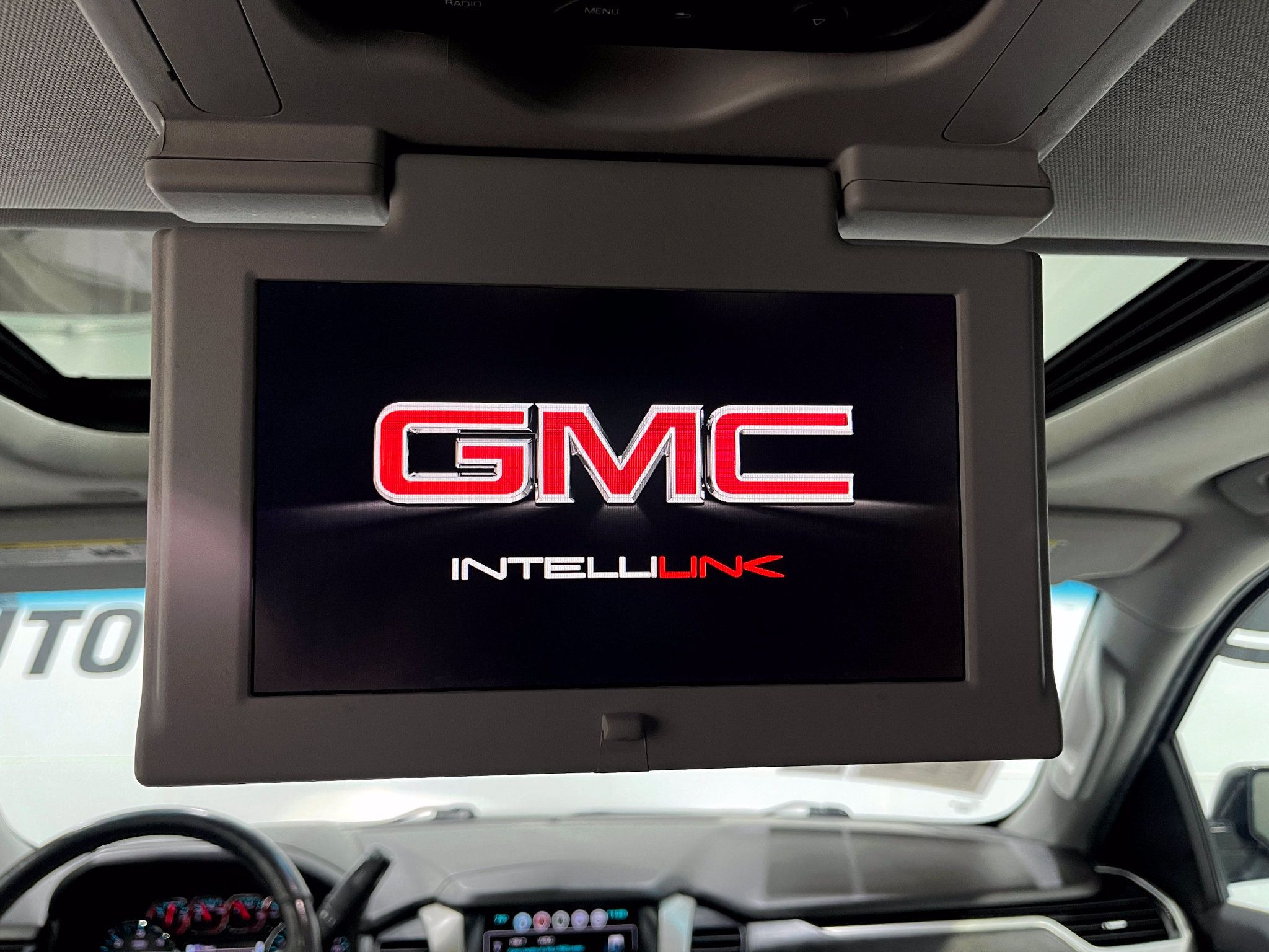 Used 2019 GMC Yukon SLT w/ Premium Edition AWD/4WD image 11