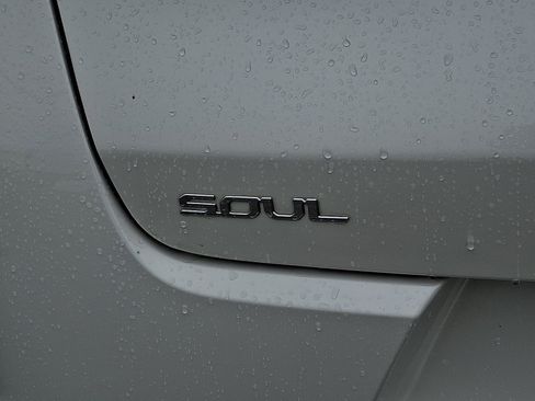 Used 2023 Kia Soul LX FWD image 29