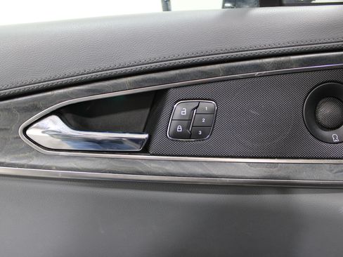 Used 2019 Lincoln Nautilus Reserve w/ Driver Assistance Package image 8