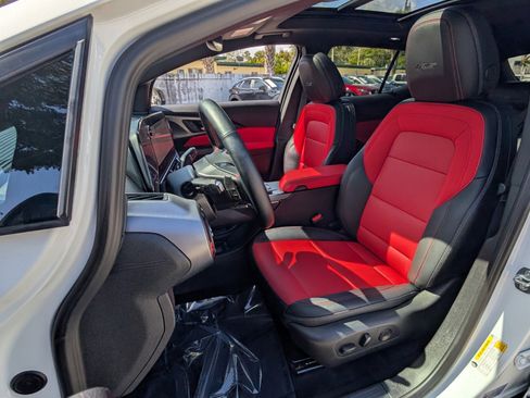 Used 2024 Chevrolet Equinox EV RS image 11