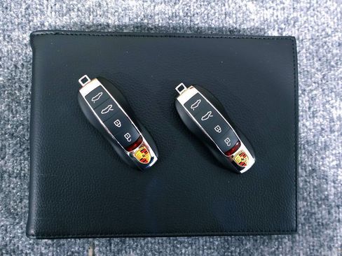 Used 2023 Porsche 718 Cayman GT4 RWD image 39