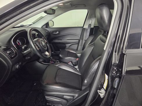 Used 2020 Jeep Compass Latitude FWD image 9