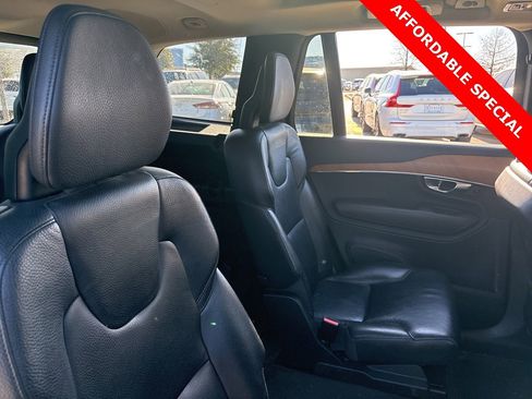 Used 2021 Volvo XC90 T6 Momentum w/ Advanced Package image 11