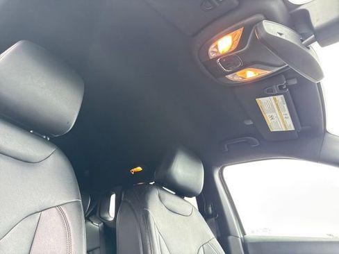 Used 2024 Jeep Compass Limited image 28