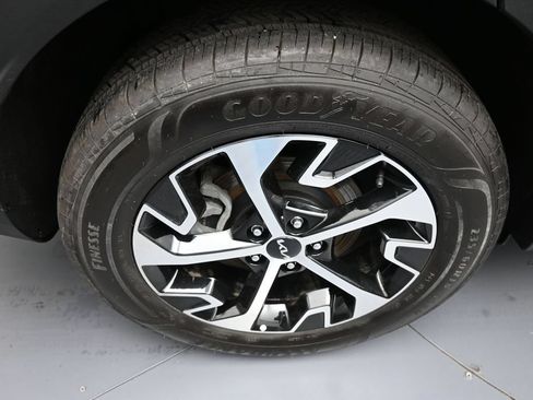 Certified 2025 Kia Sportage EX w/ EX Premium Package AWD/4WD image 12