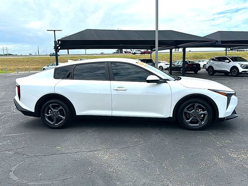 Used 2025 Kia K4 FWD image 9