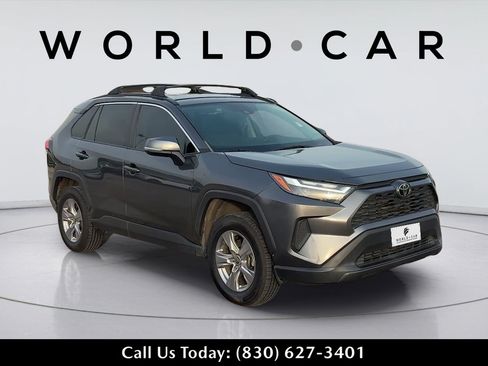 Used 2022 Toyota RAV4 XLE AWD/4WD image 1